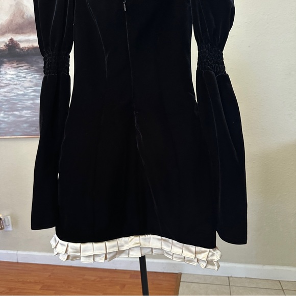 HOUSE OF CB size M 'Azaria' Black & Vintage Cream Mini Dress NWOT - Picture 10 of 16